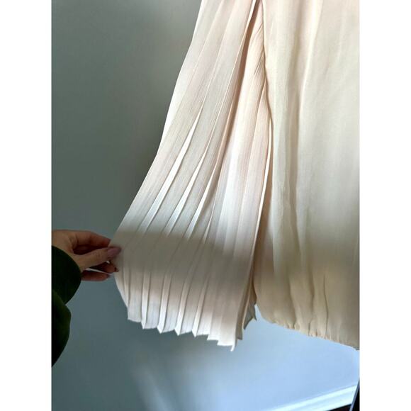 Alice + Olivia Axel Cross Front Top in Champagne Pleated - Picture 4 of 8